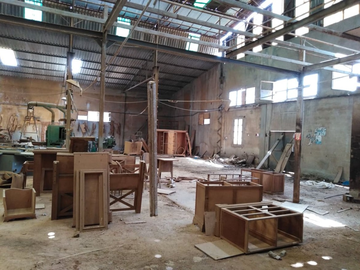 A VENDRE USINE MEUBLES 1734/2828 M2 SFAX Vente Locaux Industriels et