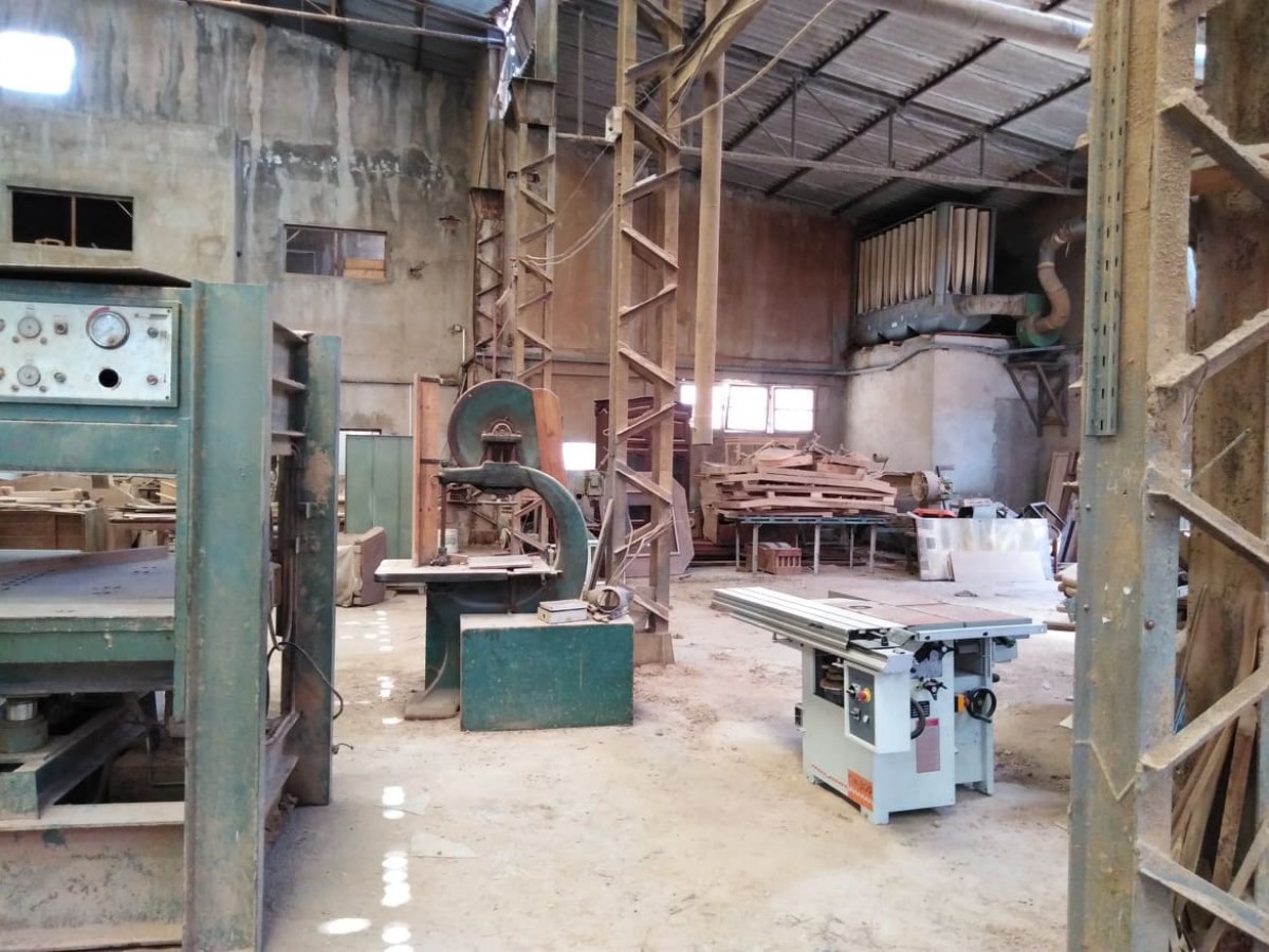 A VENDRE USINE MEUBLES 1734/2828 M2 SFAX Vente Locaux Industriels et