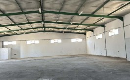 A L DEUX LOCAUX 2000/10050 M2 TU OUEST
