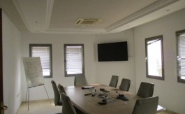 A LOUER BUREAUX ET SH ROOM 500 M TUN SUD