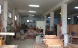 A VENDRE ATEIER DE MENUISERIE A MNIHLA