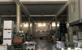A VENDRE LOCAL INDUSTR 1000/6711 M2 UTIQ