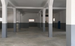 A LOUER LOCAL 1300 M2 2 NIV MNIHLA