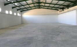A LOUER LOCAL NEUF 2245 M2 GROMBALIA
