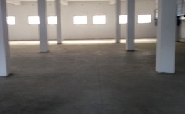 A VENDRE LOCAL INDUST 3000 M2 UTIQUE