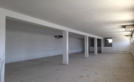 A LOUER LOCAL 800 M2 R+1 CHARGUIA