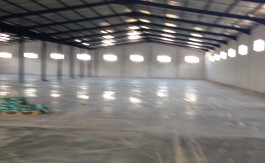A LOUER LOCAL 3600 M2 A GROMBALIA