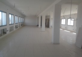ALOUER LOCAL 2500 M2 R+2 MGHIRA