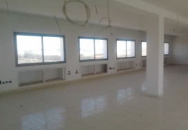 ALOUER LOCAL 2500 M2 R+2 MGHIRA