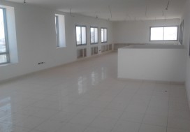 ALOUER LOCAL 2500 M2 R+2 MGHIRA