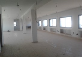 ALOUER LOCAL 2500 M2 R+2 MGHIRA