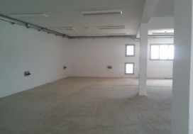 A LOUER LOCAL NEUF 1400 M2 MGHIRA