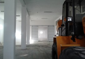 A LOUER 1000 M2 AU KRAM