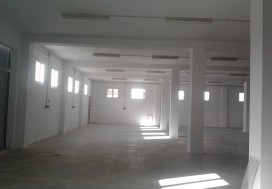 A LOUER 1000 M2 AU KRAM