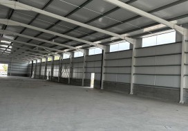 A LOUER LOCAUX NEUFS 3744/7000 M2 TU SUD