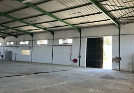 A L DEUX LOCAUX 2000/10050 M2 TU OUEST