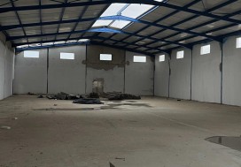 L LOCAL NEUF 3000 M2 TUNIS SUD