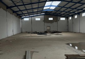 L LOCAL NEUF 3000 M2 TUNIS SUD