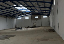 L LOCAL NEUF 3000 M2 TUNIS SUD