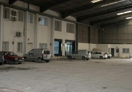 A LOUER LOCAL 1900 M2 TUNIS OUEST