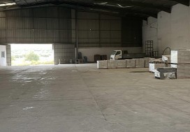 A LOUER LOCAL 1900 M2 TUNIS OUEST