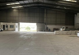 A LOUER LOCAL 1900 M2 TUNIS OUEST