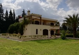 AL VILLA DE MAITRE 240/8000 M2 MORNAG