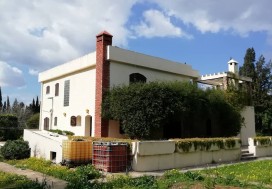 AL VILLA DE MAITRE 240/8000 M2 MORNAG