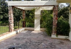 AL VILLA DE MAITRE 240/8000 M2 MORNAG