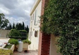 AL VILLA DE MAITRE 240/8000 M2 MORNAG