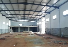 A LOUER LOCAL INDUST 1600/2514 M2 TU SUD