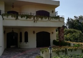 AL VILLA DE MAITRE 240/8000 M2 MORNAG