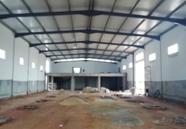 A LOUER LOCAL INDUST 1600/2514 M2 TU SUD