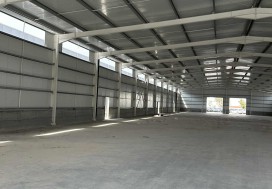 A LOUER LOCAUX NEUFS 3744/7000 M2 TU SUD