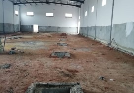 A LOUER LOCAL INDUST 1600/2514 M2 TU SUD