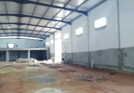 A LOUER LOCAL INDUST 1600/2514 M2 TU SUD