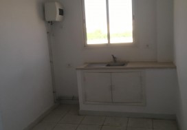 A LOUER LOCAL DEPOT 480 M2 CHARGUIA