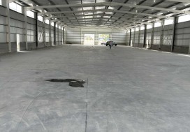 A LOUER LOCAUX NEUFS 3744/7000 M2 TU SUD