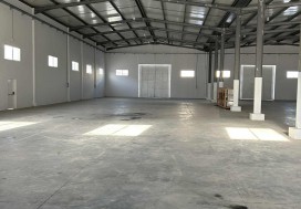 A LOUER LOCAL 1728/3360 M2 NEUF TU OUEST