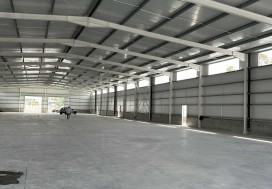 A LOUER LOCAUX NEUFS 3744/7000 M2 TU SUD