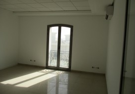 A LOUER IMM LAC 1050 M2 HAUT STAND