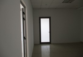 A LOUER IMM LAC 1050 M2 HAUT STAND