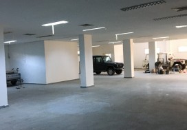 A LOUR LOCAL INDUSTR 850 M2 CHARGUIA