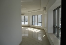 A LOUER IMM LAC 1050 M2 HAUT STAND