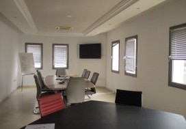 A LOUER BUREAUX ET SH ROOM 500 M TUN SUD