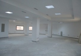 A LOUER IMMEUBLE LAC 2000 M2
