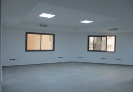 A LOUER IMMEUBLE LAC 2000 M2