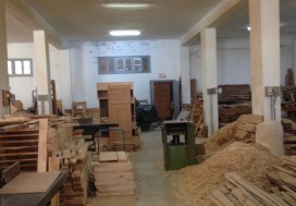 A VENDRE ATEIER DE MENUISERIE A MNIHLA