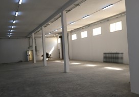 A LOUER LOCAL TU SUD 1000 M2 EN ETAGE
