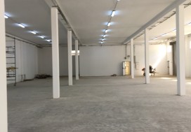 A LOUER LOCAL TU SUD 1000 M2 EN ETAGE